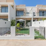 Cozy Stylish 3-Bedroom Villa At Damac Hills With Golf Course View
