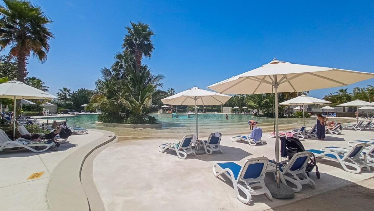 Cozy Stylish 3-bedroom At Damac Hills With Golf Course View Apartment
