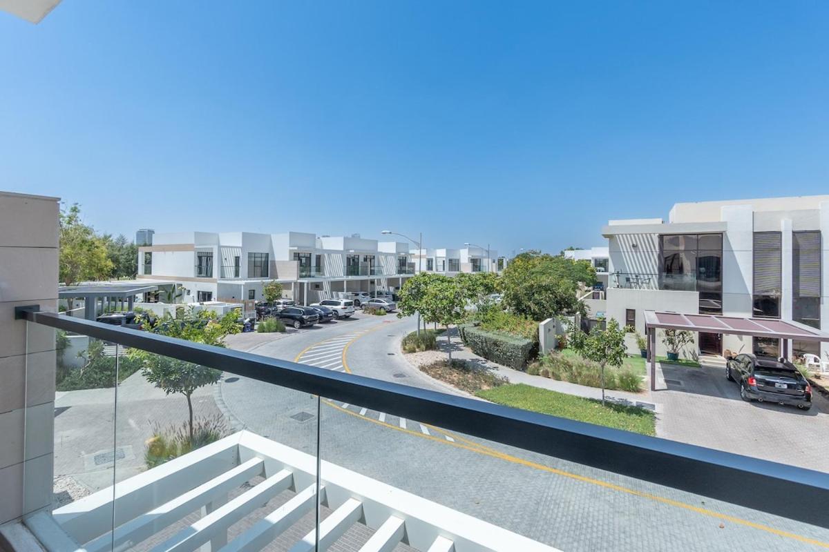 Cozy Stylish 3-bedroom At Damac Hills With Golf Course View * Dubai