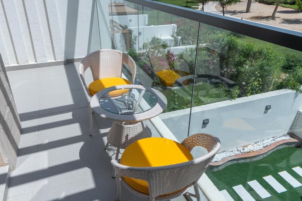 Cozy Stylish 3-bedroom At Damac Hills With Golf Course View Apartment