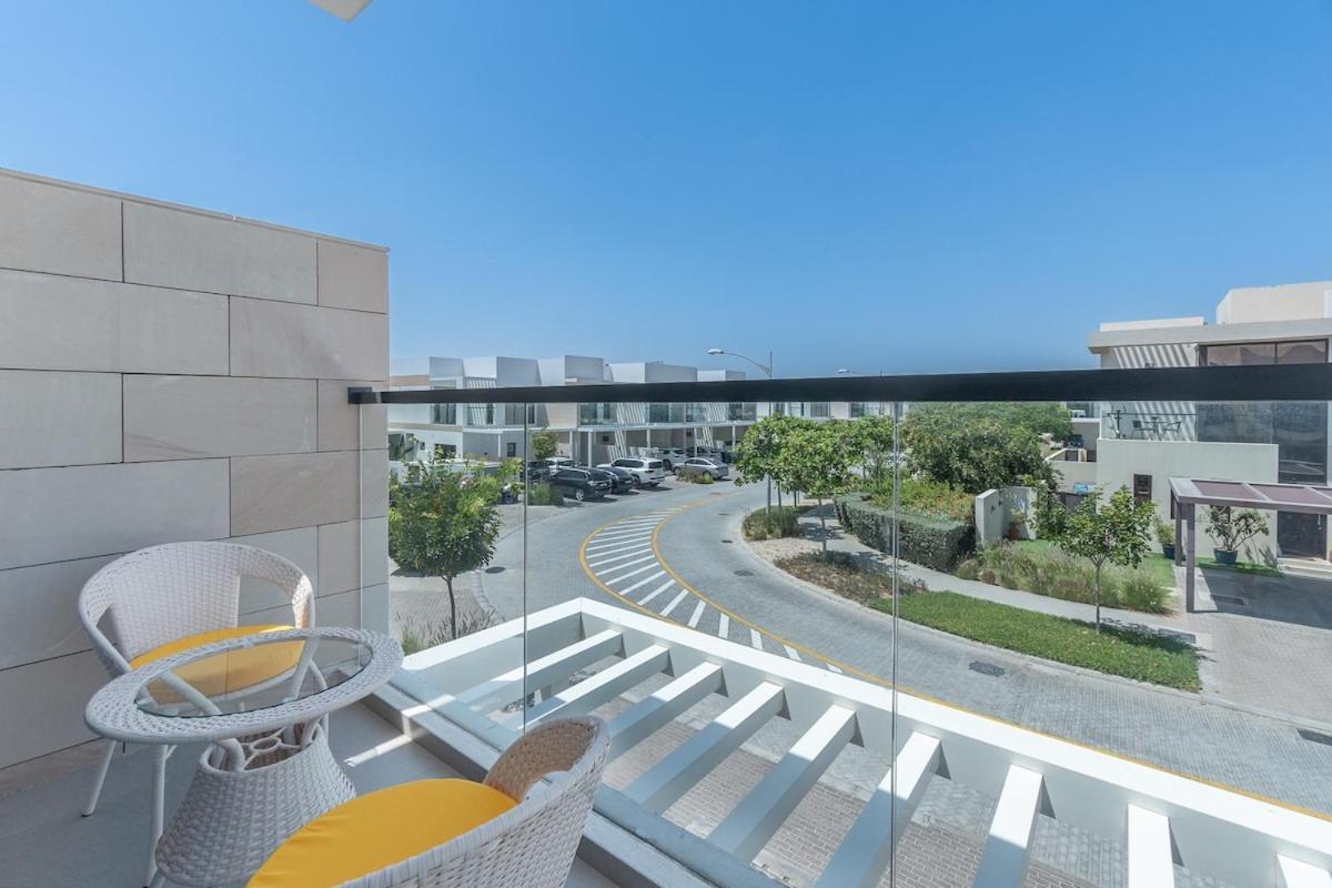 Apartment Cozy Stylish 3-bedroom At Damac Hills With Golf Course View