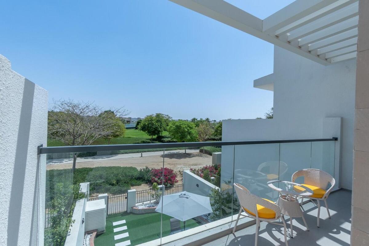 Cozy Stylish 3-bedroom At Damac Hills With Golf Course View Apartment Dubai