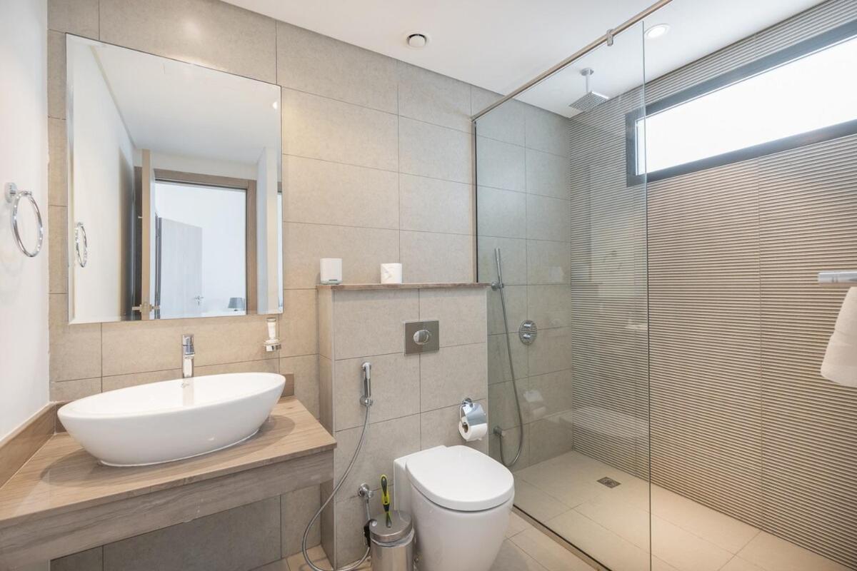Cozy Stylish 3-bedroom At Damac Hills With Golf Course View