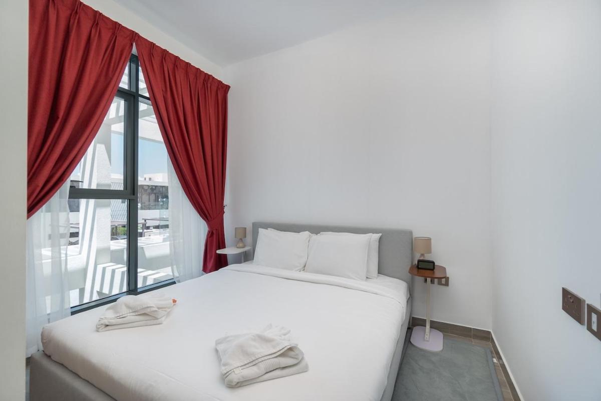 Apartment Cozy Stylish 3-bedroom At Damac Hills With Golf Course View