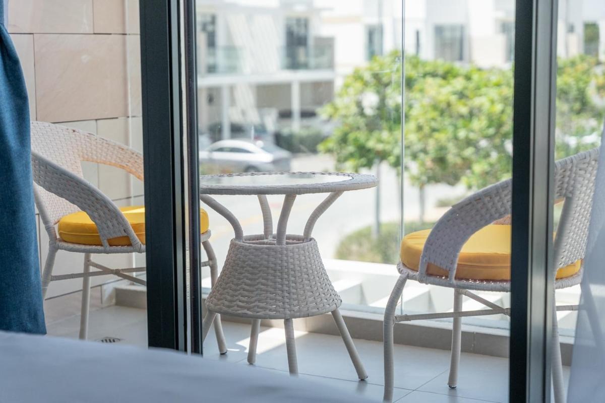 Cozy Stylish 3-bedroom At Damac Hills With Golf Course View Apartment Dubai