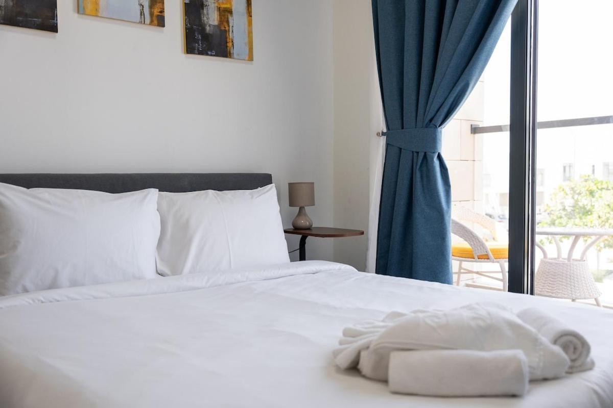 Cozy Stylish 3-bedroom At Damac Hills With Golf Course View *