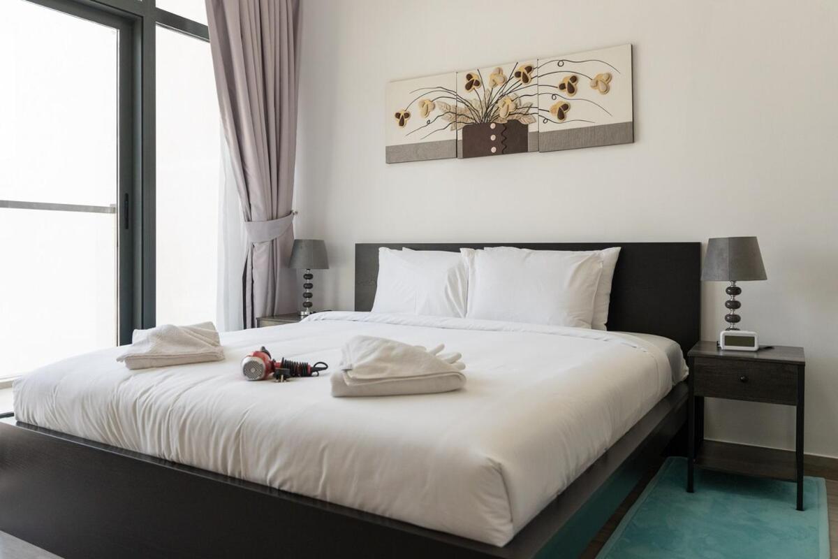 Cozy Stylish 3-bedroom At Damac Hills With Golf Course View Dubai