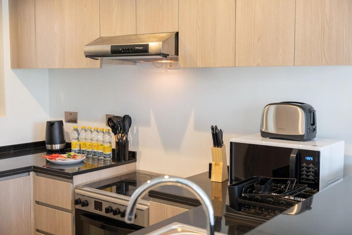 Cozy Stylish 3-bedroom At Damac Hills With Golf Course View Apartment *