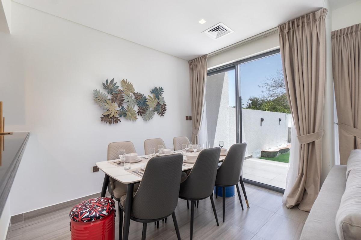 Cozy Stylish 3-bedroom At Damac Hills With Golf Course View